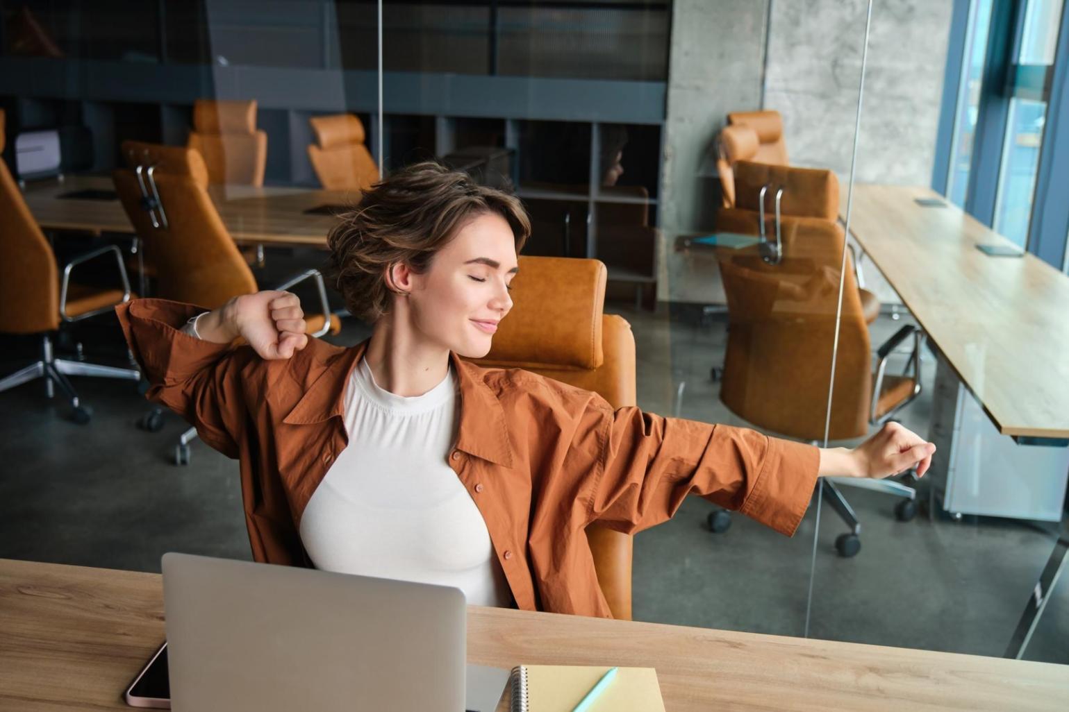 Arbeitsumgebung mit Notizen zu SEO Optimierung